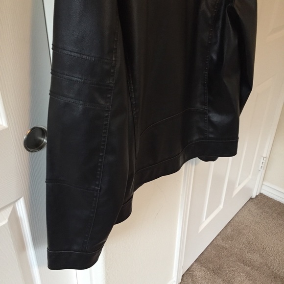 Guess Faux Hooded Leather Jacket - Picture 6 of 8
